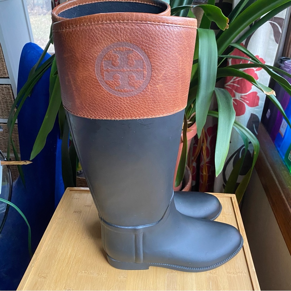 Tory Burch Dian Rubber & Leather Rain Riding Boots 8M